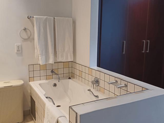 2 Bedroom Apartment / Flat To Rent in Morningside