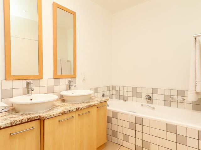 2 Bedroom Apartment / Flat To Rent in Morningside