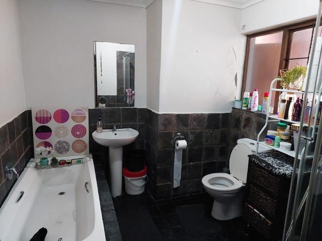 2 Bedroom Apartment / Flat To Rent in Noordwyk