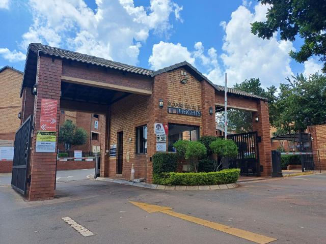 2 Bedroom Apartment / Flat To Rent in Olympus AH