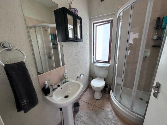 2 Bedroom Apartment / Flat To Rent in Paulshof
