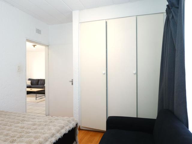 2 Bedroom Apartment / Flat To Rent in Paulshof