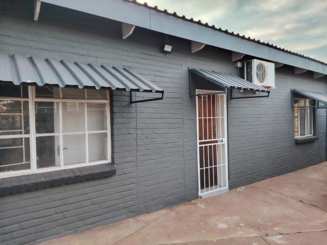 2 Bedroom Apartment / Flat To Rent in Postmasburg