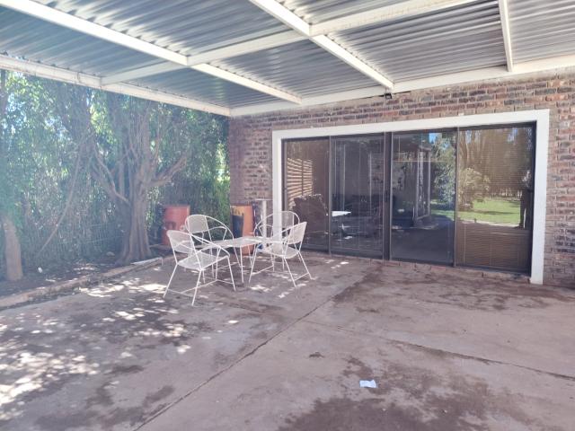 2 Bedroom Apartment / Flat To Rent in Postmasburg