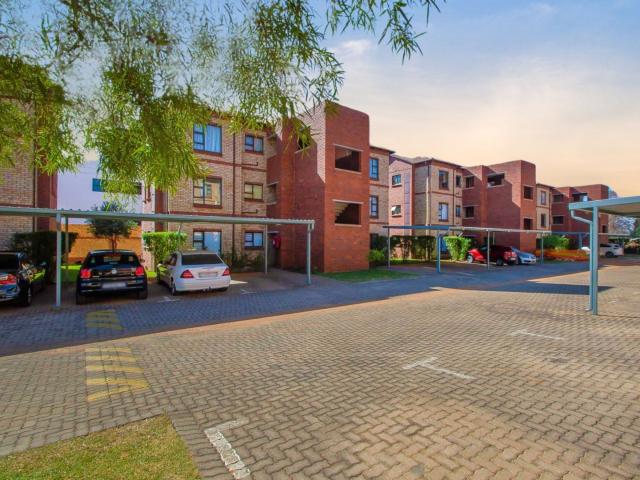 2 Bedroom Apartment / Flat To Rent in Randpark Ridge