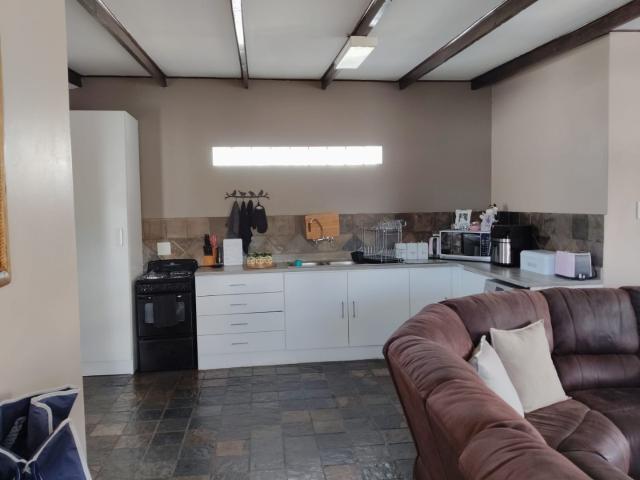 2 Bedroom Apartment / Flat To Rent in Rietfontein