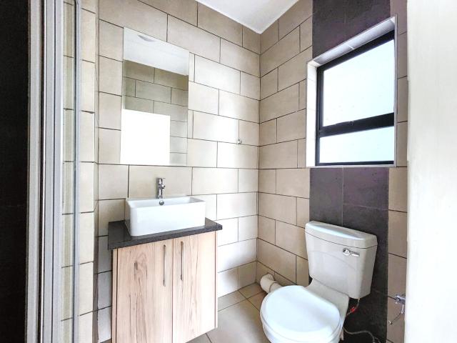 2 Bedroom Apartment / Flat To Rent in Rivonia