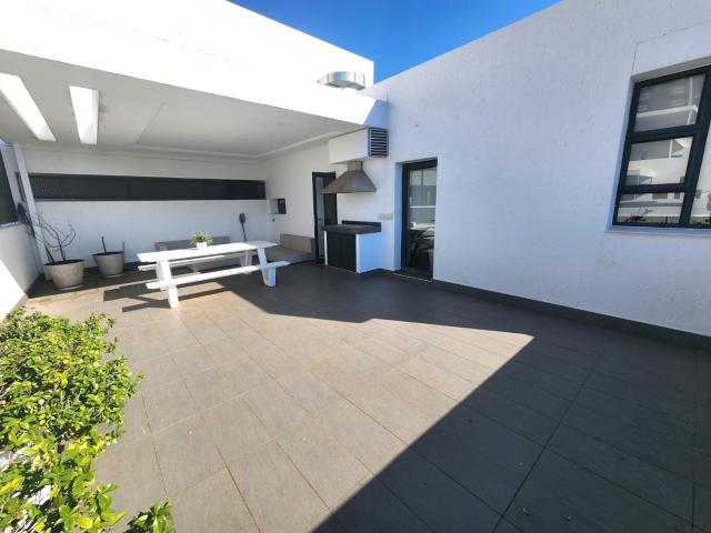 2 Bedroom Apartment / Flat To Rent in Rosebank