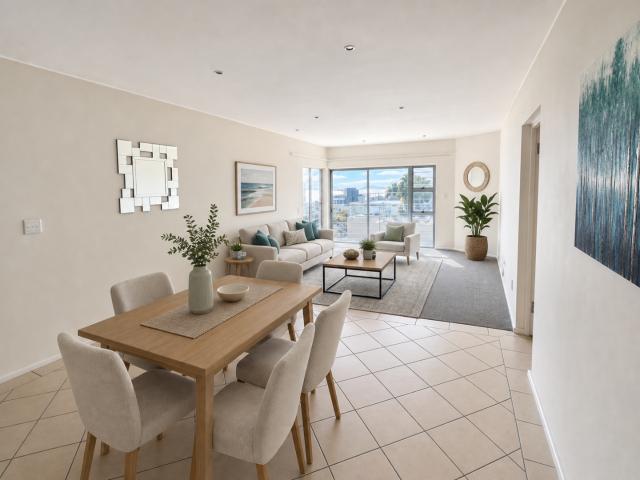 2 Bedroom Apartment / Flat To Rent in Sea Point