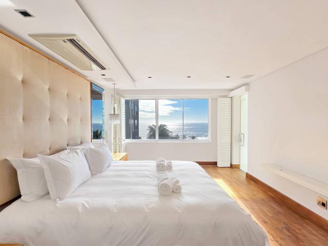 2 Bedroom Apartment / Flat To Rent in Sea Point