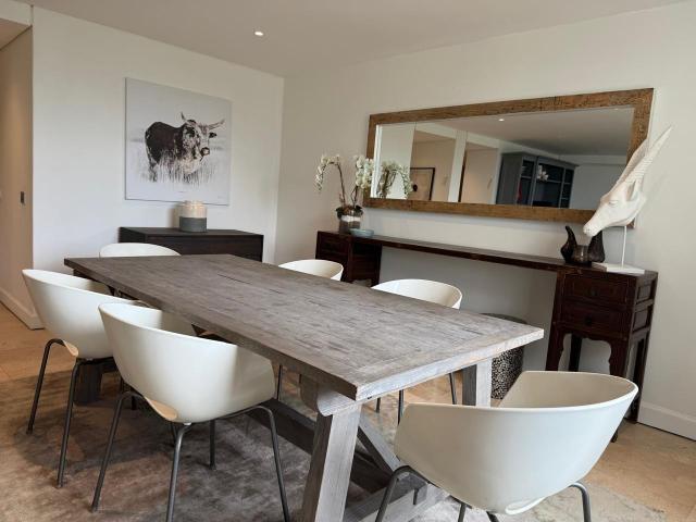 2 Bedroom Apartment / Flat To Rent in Sea Point
