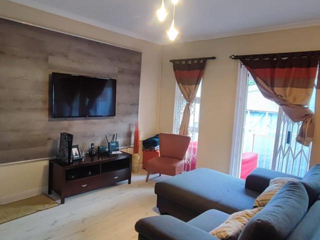 2 Bedroom Apartment / Flat To Rent in Shallcross