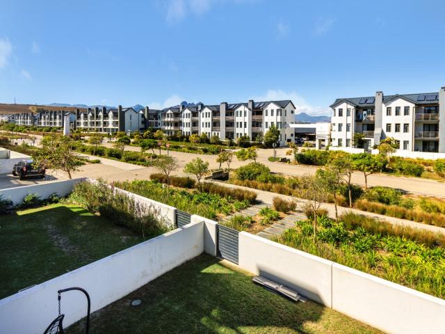 2 Bedroom Apartment / Flat To Rent in Sitari Country Estate