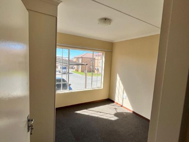 2 Bedroom Apartment / Flat To Rent in South Crest