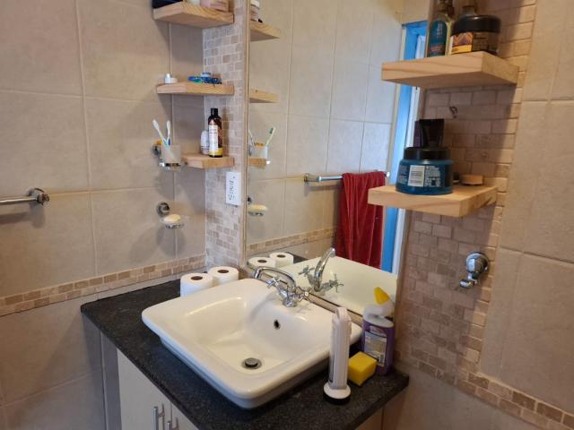 2 Bedroom Apartment / Flat To Rent in Strand South