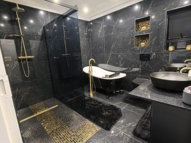 2 Bedroom Apartment / Flat To Rent in Summerstrand