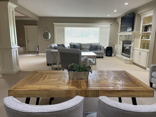 2 Bedroom Apartment for Rent at 15 Chamberlain Close, Calgary, AB T3R 1B7