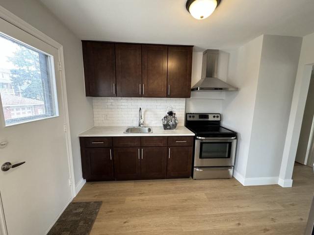 2 Bedroom Apartment for Rent at 172 Rosemount Dr, Kitchener, ON N2B 1R5 Rosemount