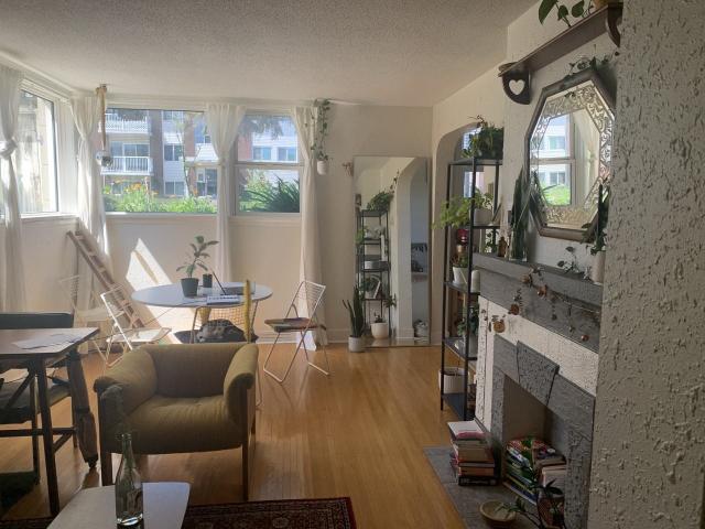 2 Bedroom Apartment for Rent at 10923 124 St Nw, Edmonton, AB T5M 0H6 Westmount