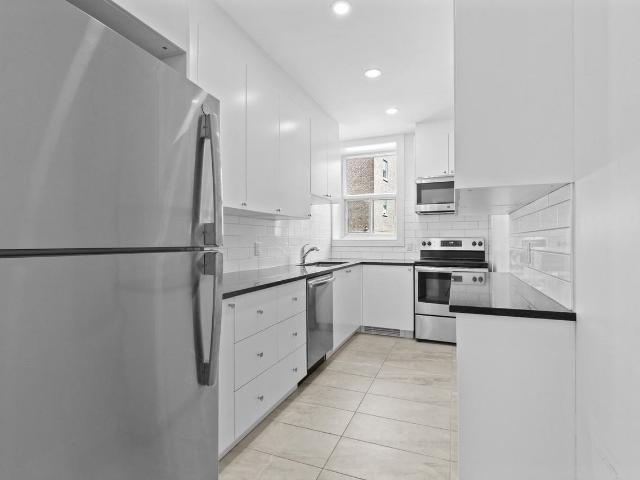 2 Bedroom Apartment for Rent at 2095 Av Lincoln, Montréal, QC H3H 1J1