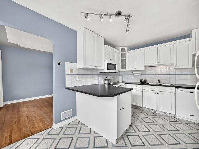 2 Bedroom Apartment for Rent at 2216 Victoria Cres Nw, Calgary, AB T2M 4E2 Banff Trail