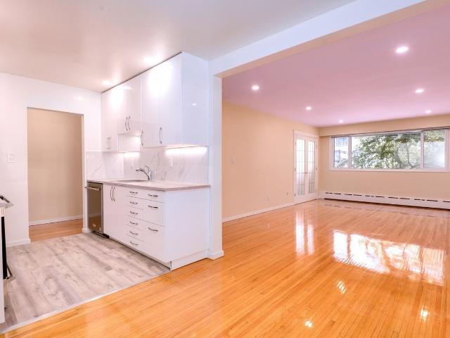 2 Bedroom Apartment for Rent at 4326 West 10th Ave, Vancouver, BC V6R None West Point Grey
