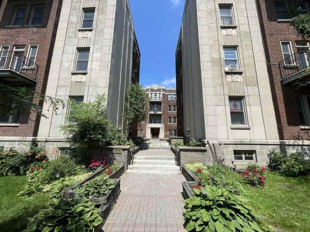 2 Bedroom Apartment for Rent at 5235 Ch De La Côte Saint Luc, Montréal, QC H3W 2H8 Snowdon