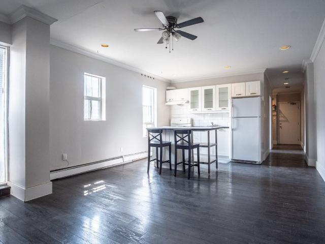 2 Bedroom Apartment for Rent at 636 Danforth Ave, Toronto, ON M4K 1R3 Greektown