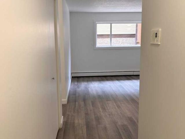 2 Bedroom Apartment for Rent at 727 5th Ave N, Saskatoon, SK S7K 2R6 City Park