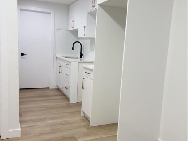 2 Bedroom Apartment for Rent at 8519 81 Ave Nw, Edmonton, AB T6C 0W3 King Edward Park