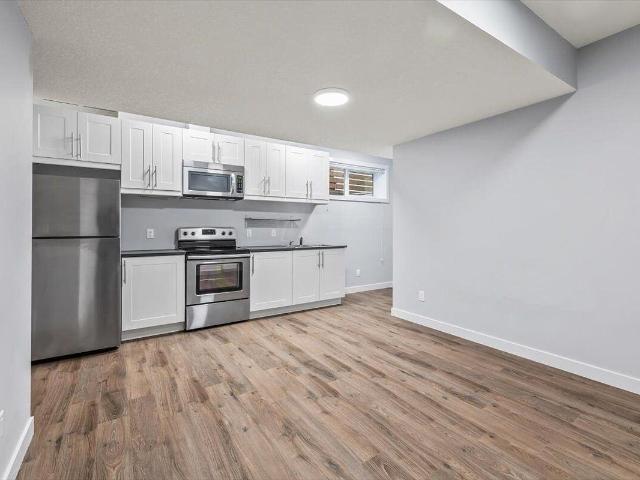 2 Bedroom Apartment for Rent at 8706 88 Ave Nw, Edmonton, AB T6C 1L6 Bonnie Doon