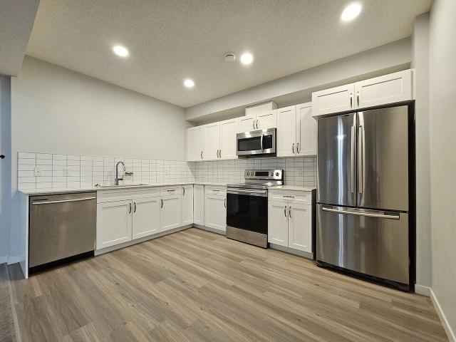 2 Bedroom Apartment for Rent at 911 177 St Sw, Edmonton, AB T6W 2X2 Windermere