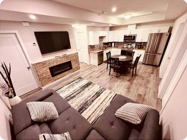 2 Bedroom Apartment for Rent at 9375 Cooper Bend Sw, Edmonton, AB T6W 4A4 Chappelle