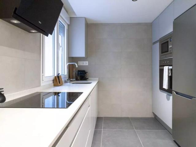 2 bedroom apartment for rent in Nueva España, Madrid