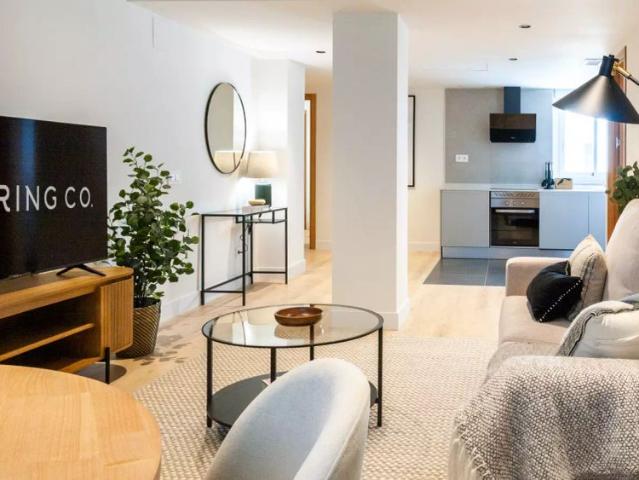 2 bedroom apartment for rent in Nueva España, Madrid