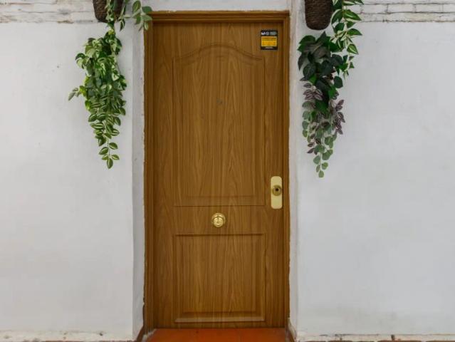 2 bedroom apartment for rent in Numancia, all bills included
