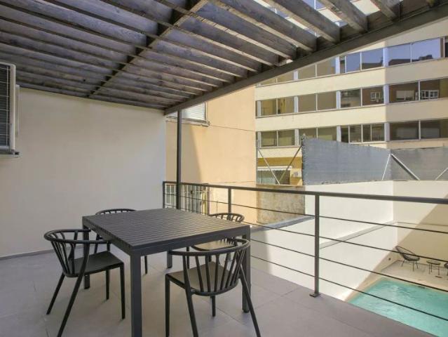 2 bedroom apartment for rent in Almagro, professionals only