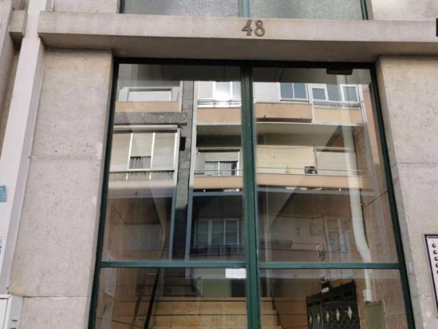 2 bedroom apartment for rent in Areeiro