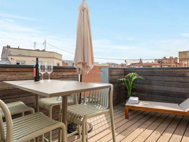 2 bedroom apartment for rent in Berruguete, bills included