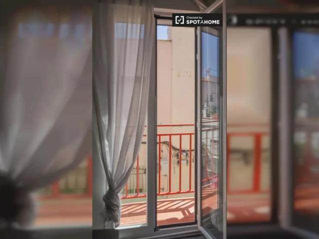 2 bedroom apartment for rent in Berruguete, pets/smoking allowed