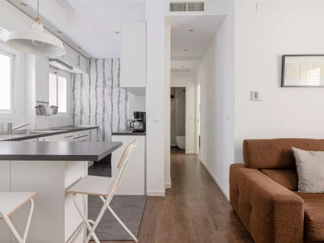 2 bedroom apartment for rent in Cuatro Caminos