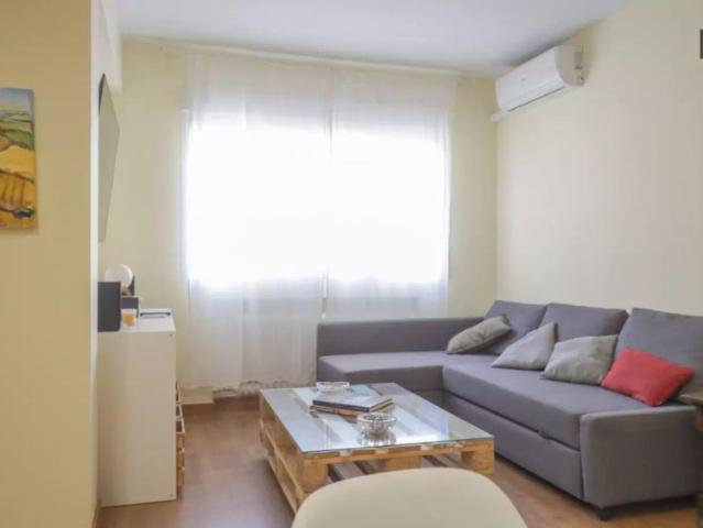 2 bedroom apartment for rent in Cuatro Caminos