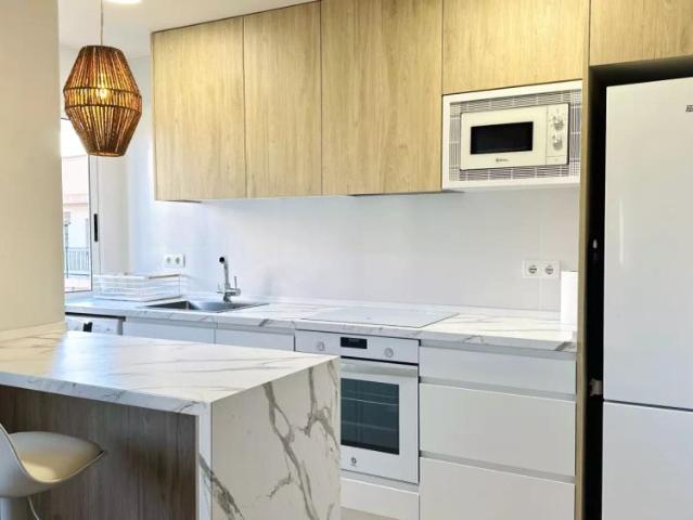 2 bedroom apartment for rent in Cabanyal Canyamelar, suitable for professionals