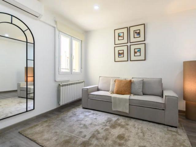 2 bedroom apartment for rent in Ciudad Jardín, all bills included