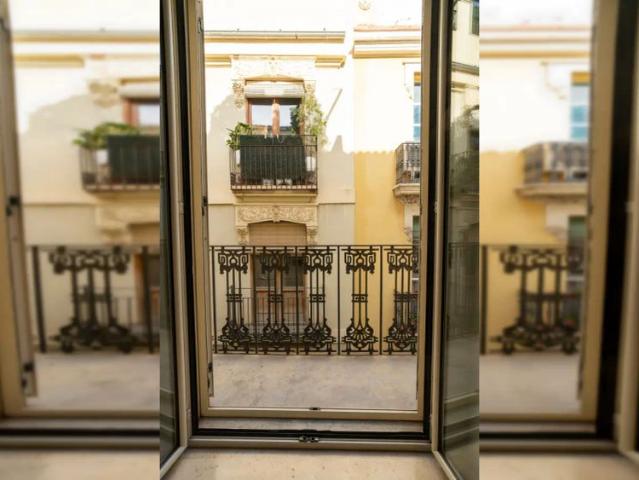 2 bedroom apartment for rent in El Mercat, Ciutat Vella, bills included