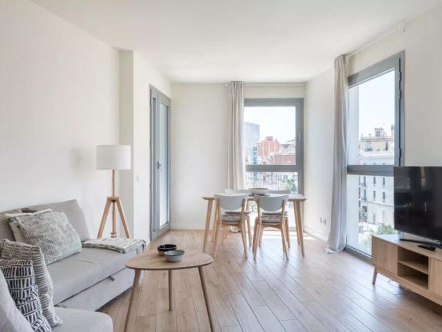2 bedroom apartment for rent in El Clot with all bills included
