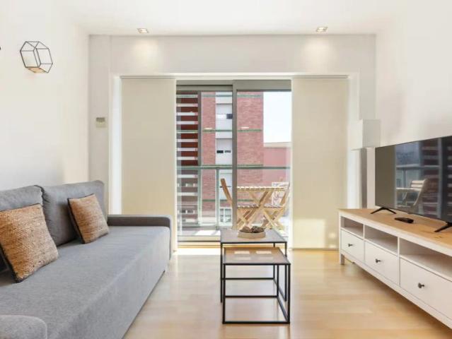 2 bedroom apartment for rent in El Poblenou, bills included