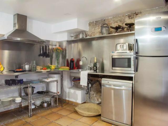 2 bedroom apartment for rent in El Raval, no restrictions
