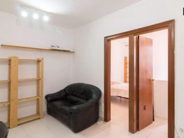2 bedroom apartment for rent in El Raval, bills included