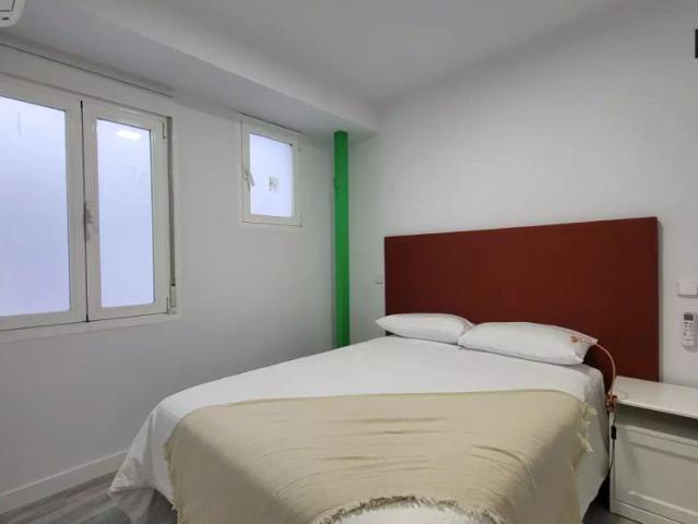 2 bedroom apartment for rent in Embajadores, Madrid